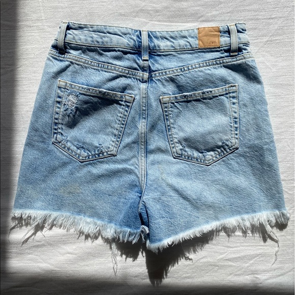 ZARA HIGH WAIST DENIM SHORTS - Picture 2 of 4